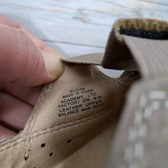 Magellan Outdoors Womens Putian Sandal Size 7M Tan Leather - Picture 7 of 9